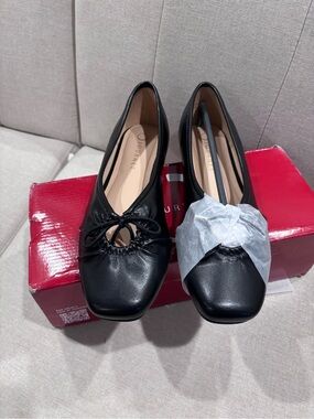 Journee Collection Black Square-Toe Leather Ballet Flats